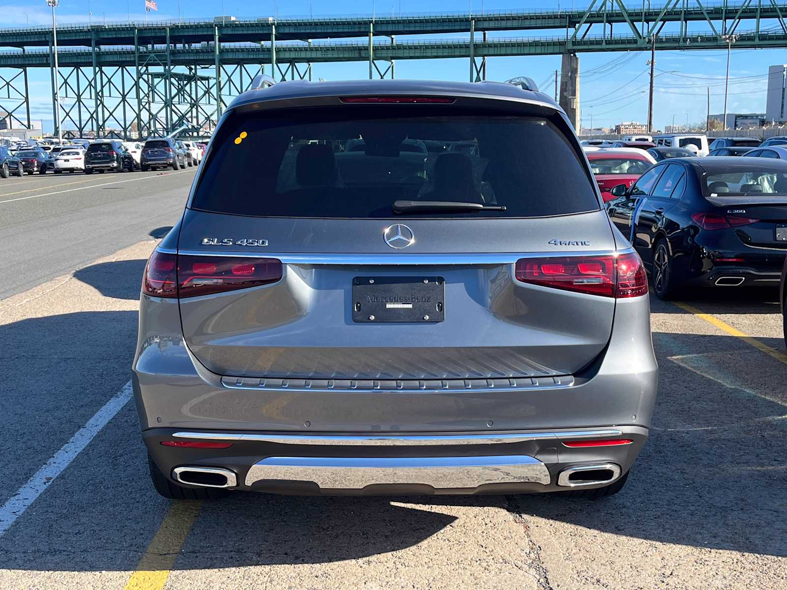 new 2025 Mercedes-Benz GLS 450 car