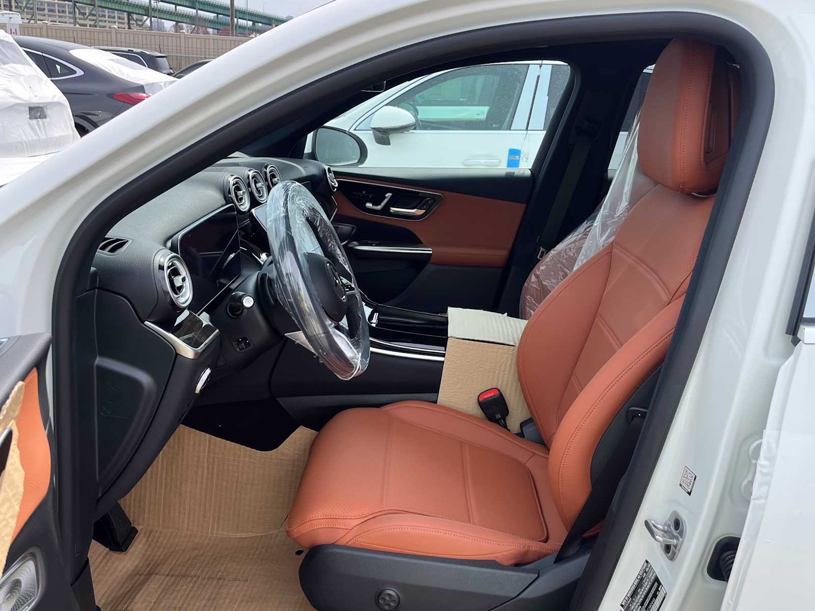 new 2025 Mercedes-Benz GLC 300 car