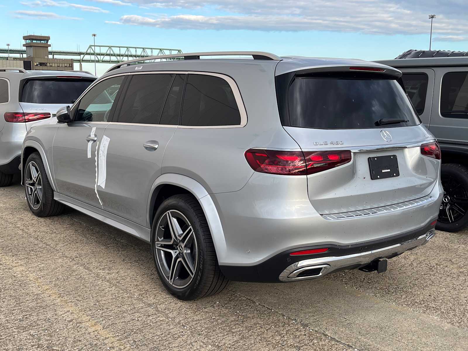 new 2025 Mercedes-Benz GLS 450 car