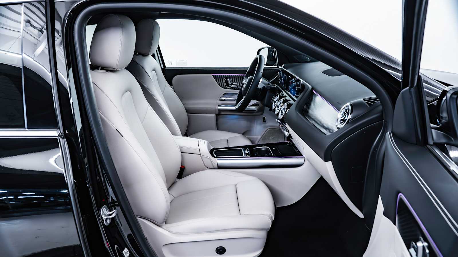used 2025 Mercedes-Benz GLA 250 car, priced at $43,888
