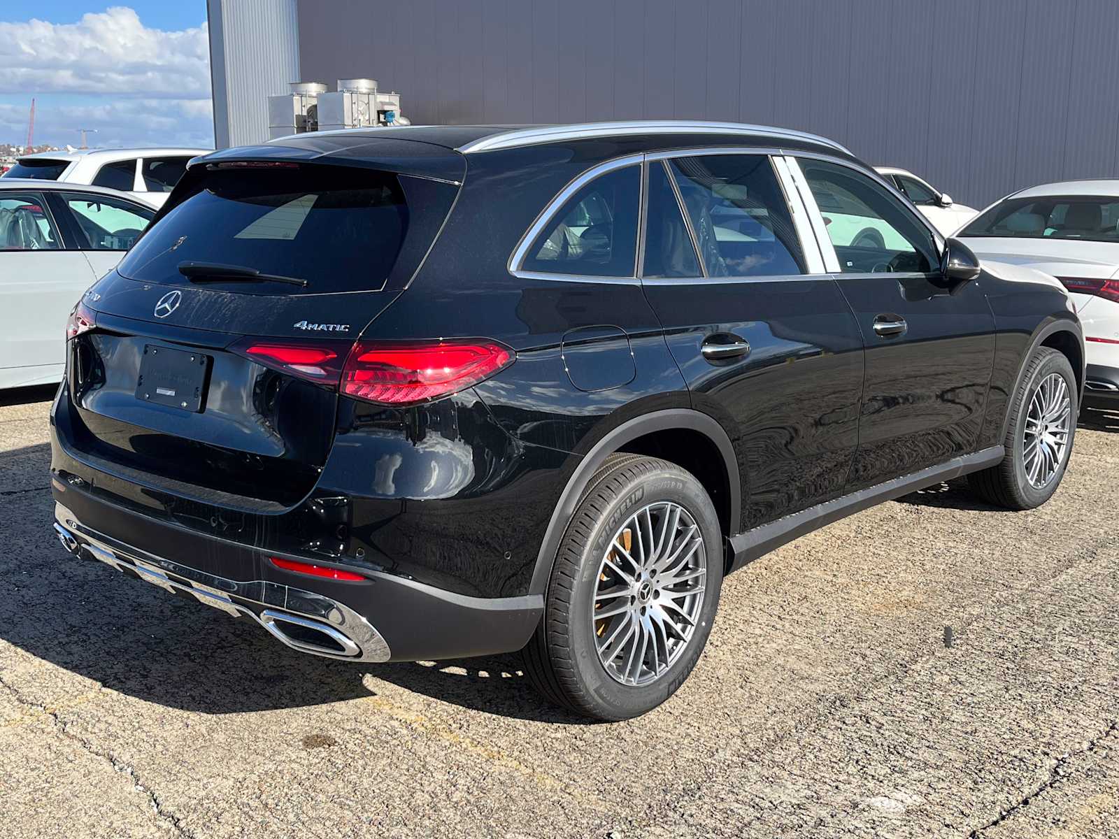 new 2025 Mercedes-Benz GLC 300 car