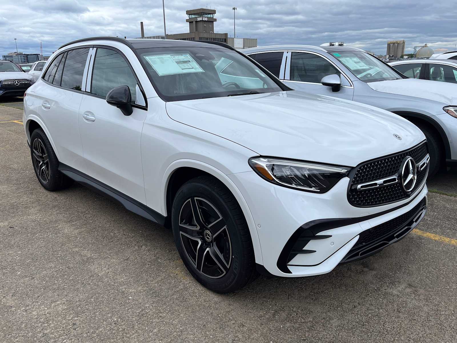 new 2025 Mercedes-Benz GLC 300 car