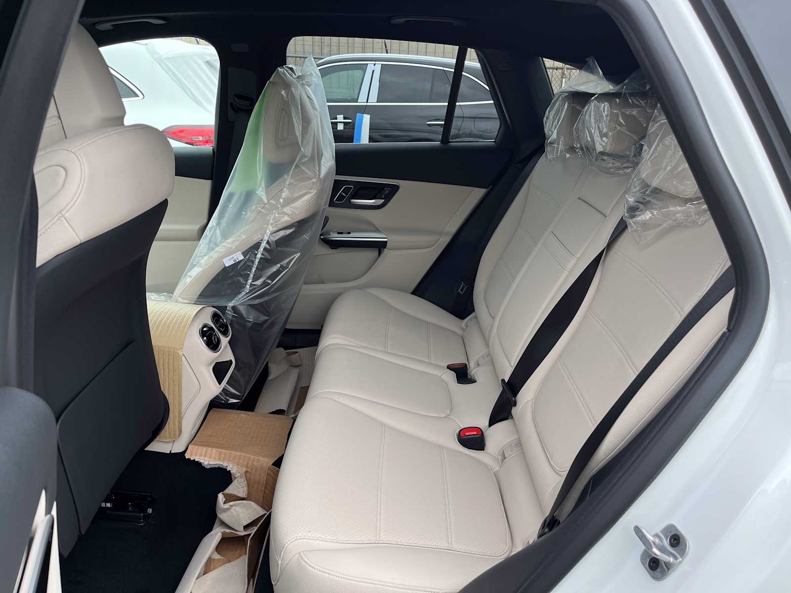 new 2025 Mercedes-Benz GLC 300 car