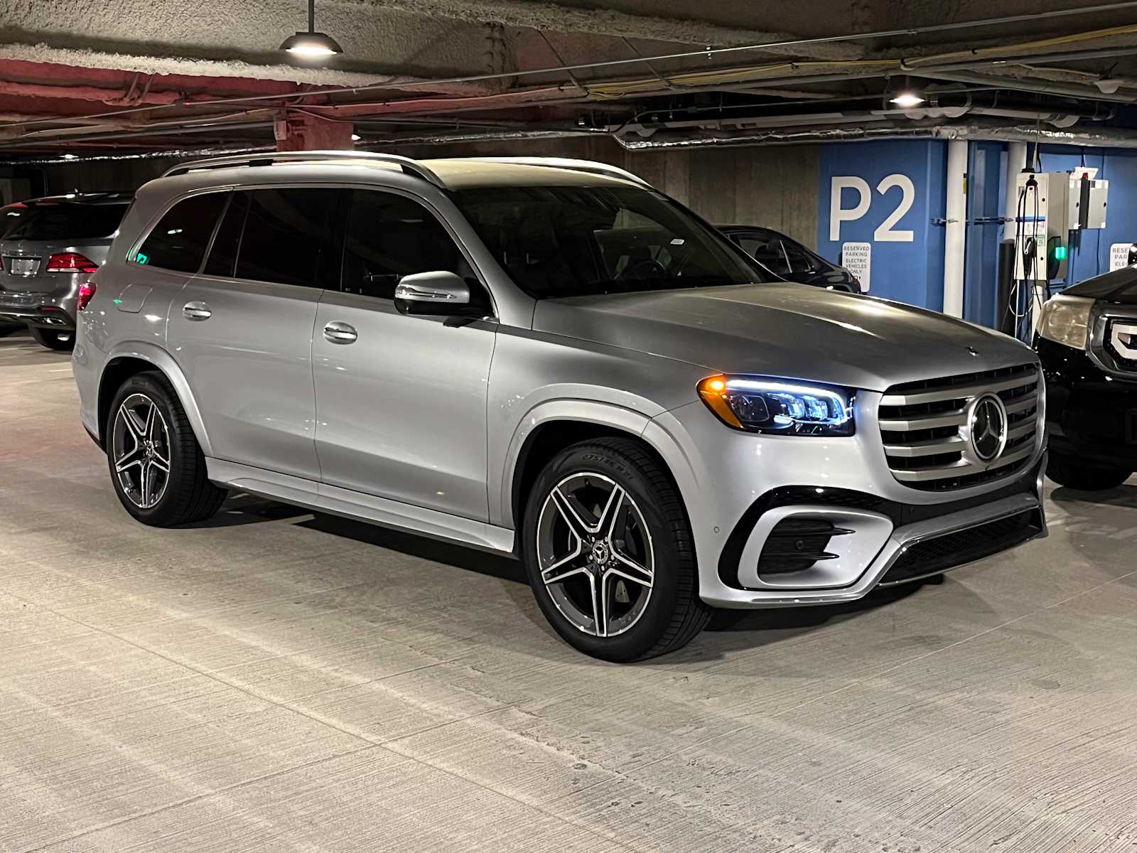 new 2025 Mercedes-Benz GLS 450 car