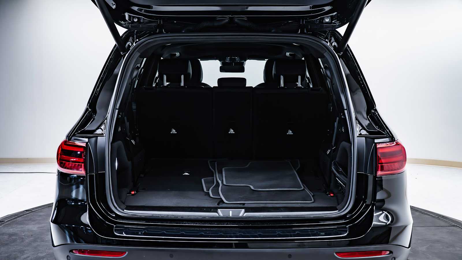 used 2025 Mercedes-Benz GLB 250 car, priced at $47,798