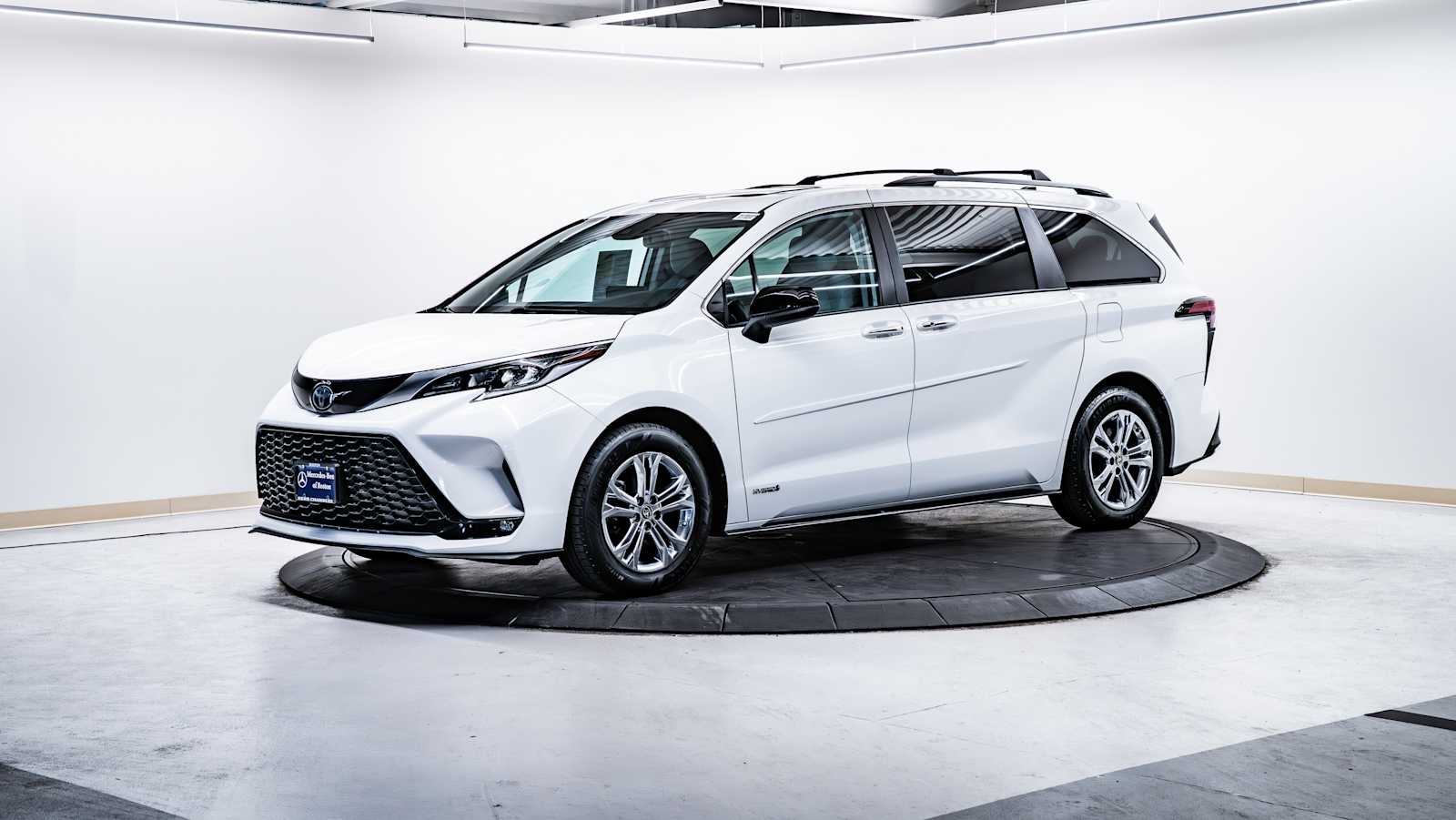 used 2021 Toyota Sienna car, priced at $39,898