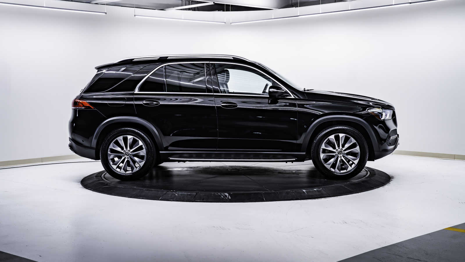 used 2021 Mercedes-Benz GLE 350 car, priced at $46,998