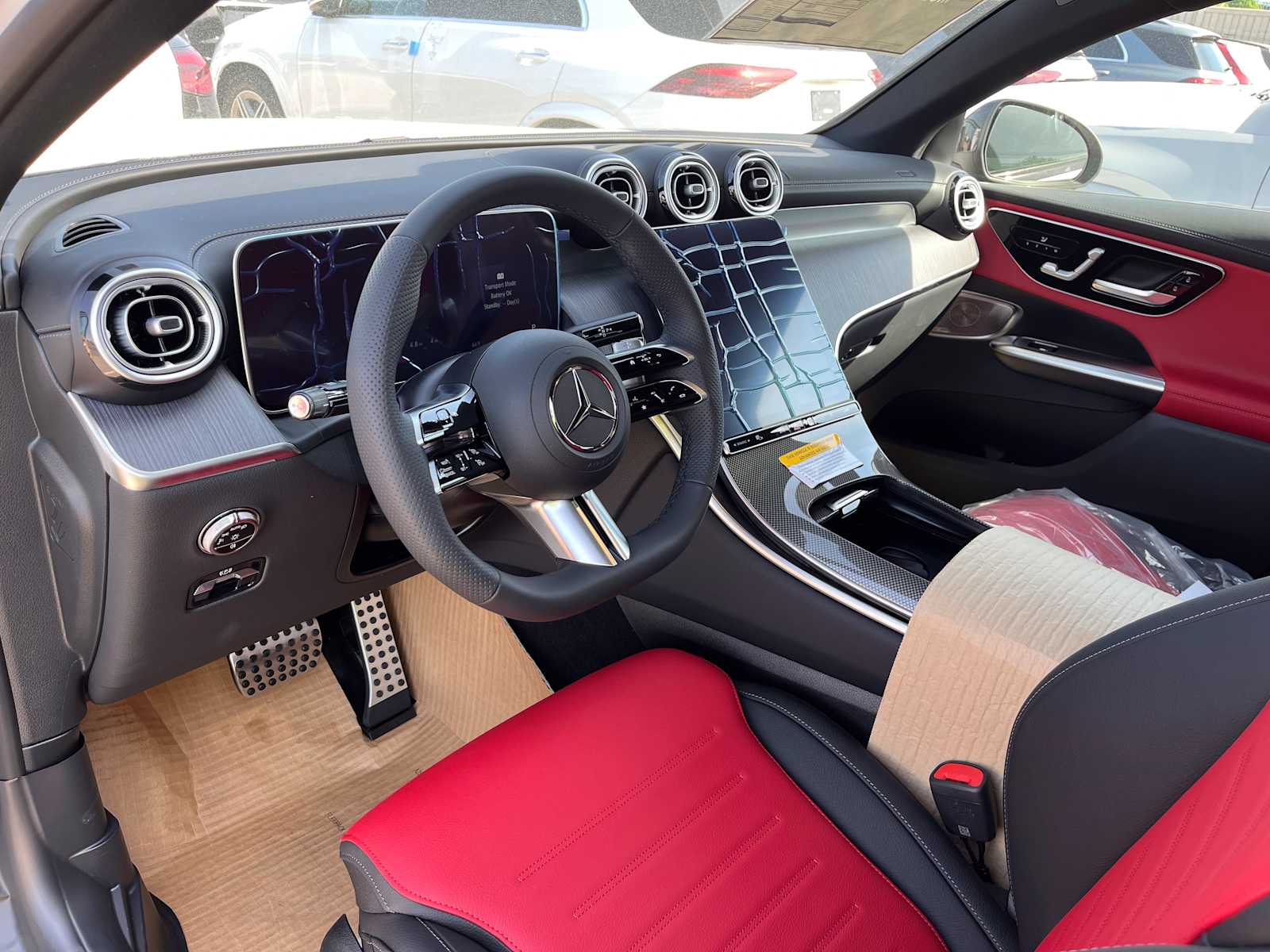 new 2025 Mercedes-Benz GLC 300 car