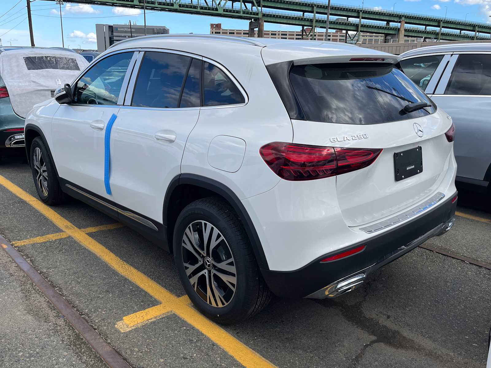 new 2025 Mercedes-Benz GLA 250 car