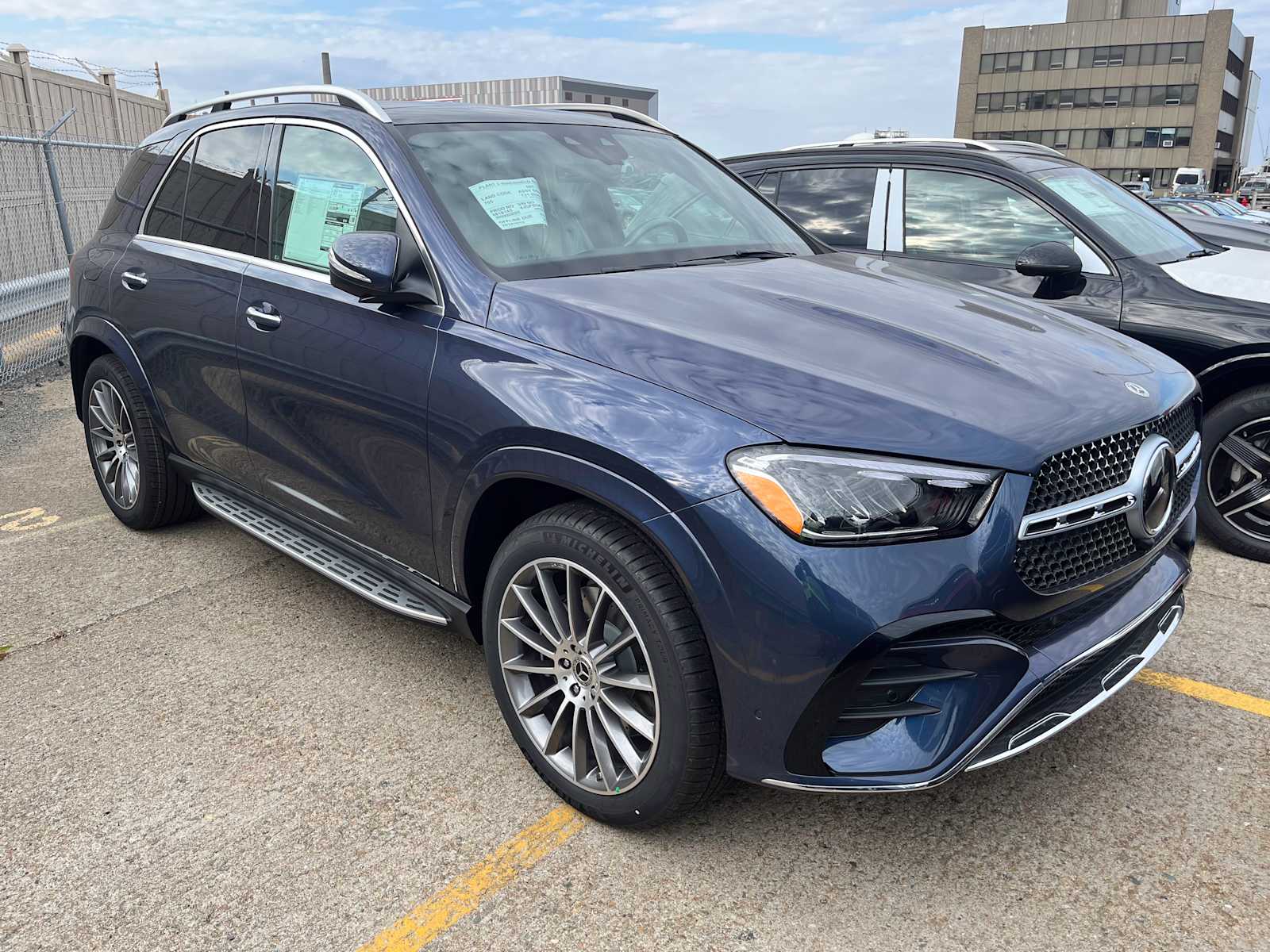 new 2025 Mercedes-Benz GLE 450 car