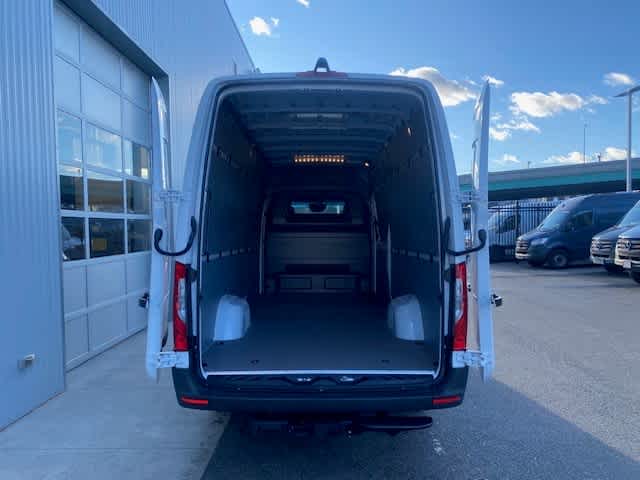 new 2024 Mercedes-Benz Sprinter car