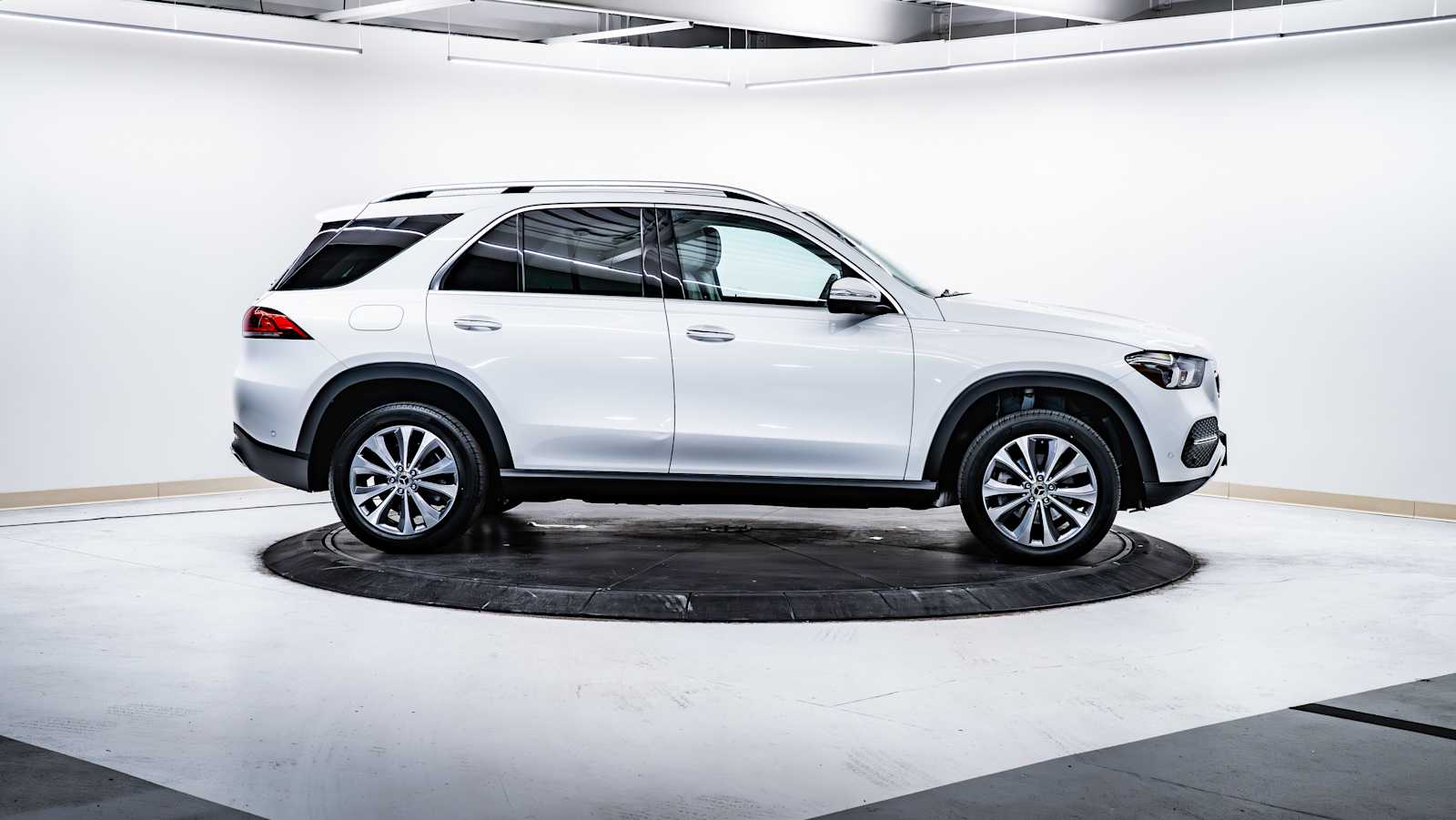 used 2022 Mercedes-Benz GLE 350 car, priced at $44,998