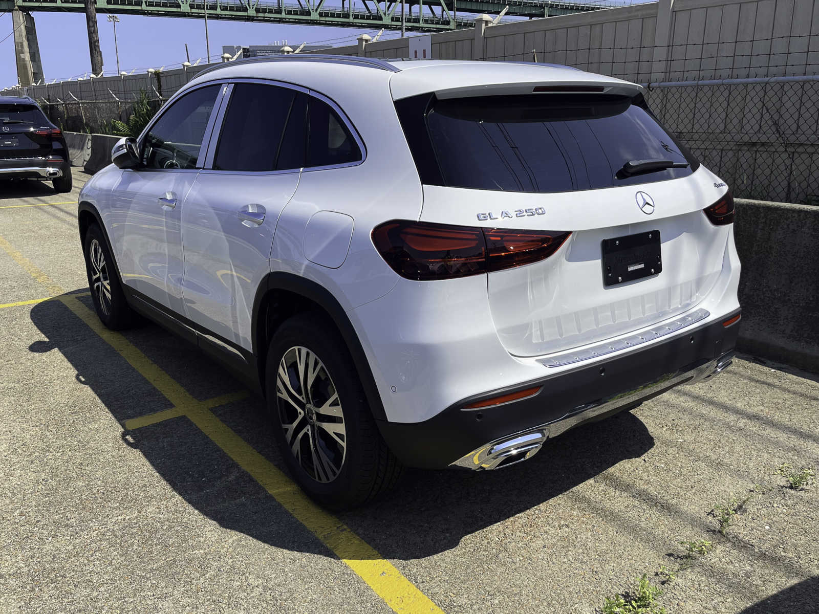 new 2025 Mercedes-Benz GLA 250 car