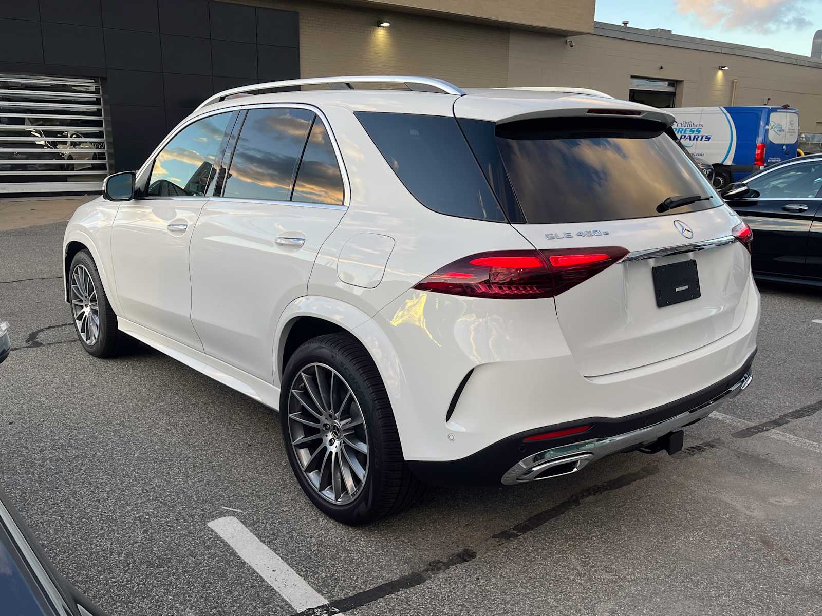 new 2024 Mercedes-Benz GLE 450e Plug-In Hybrid car