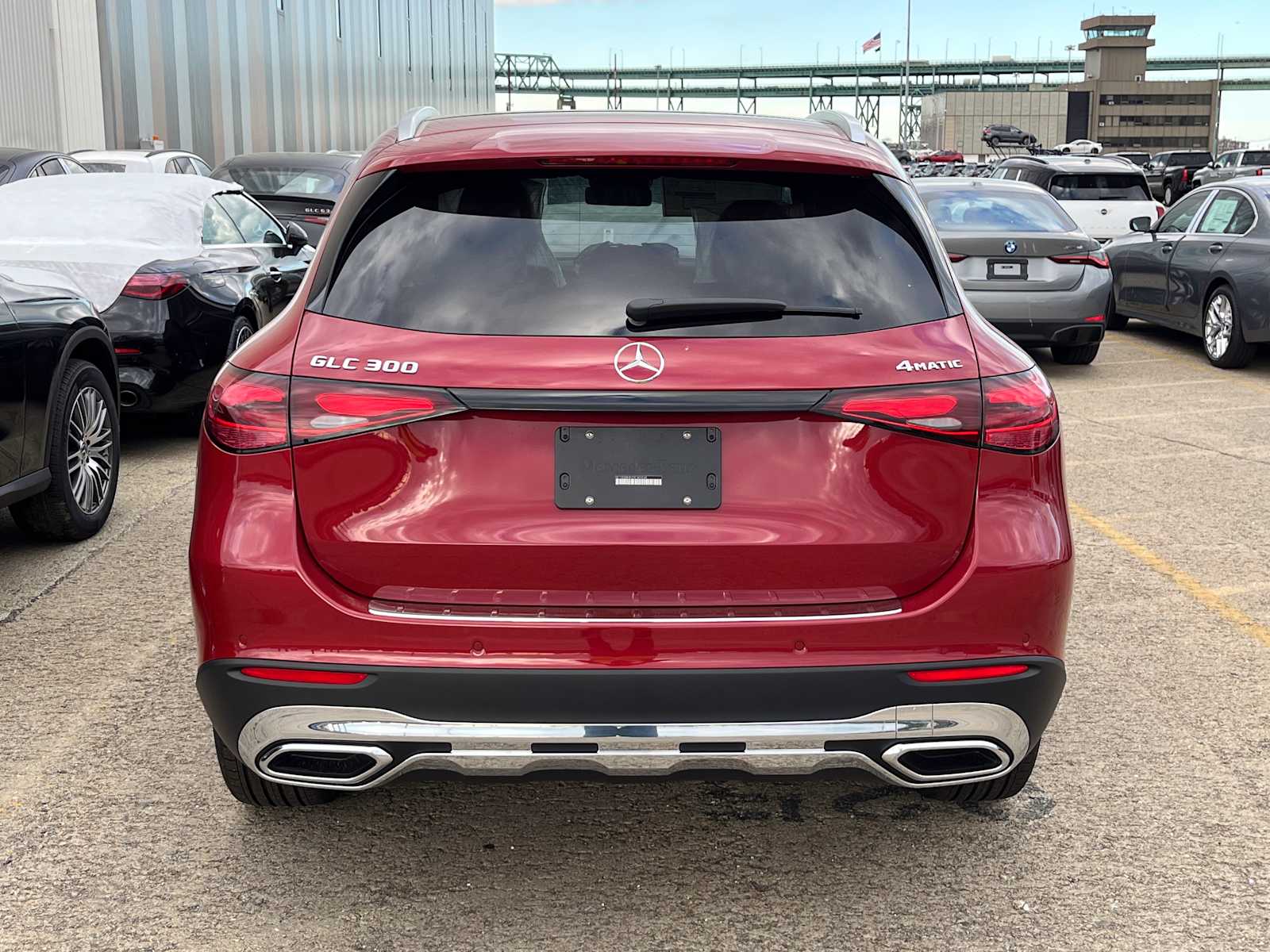 new 2025 Mercedes-Benz GLC 300 car