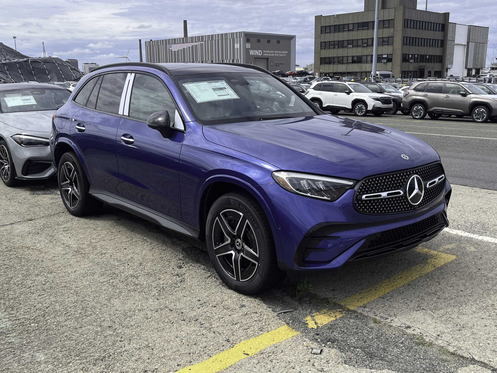 new 2024 Mercedes-Benz GLC 300 car