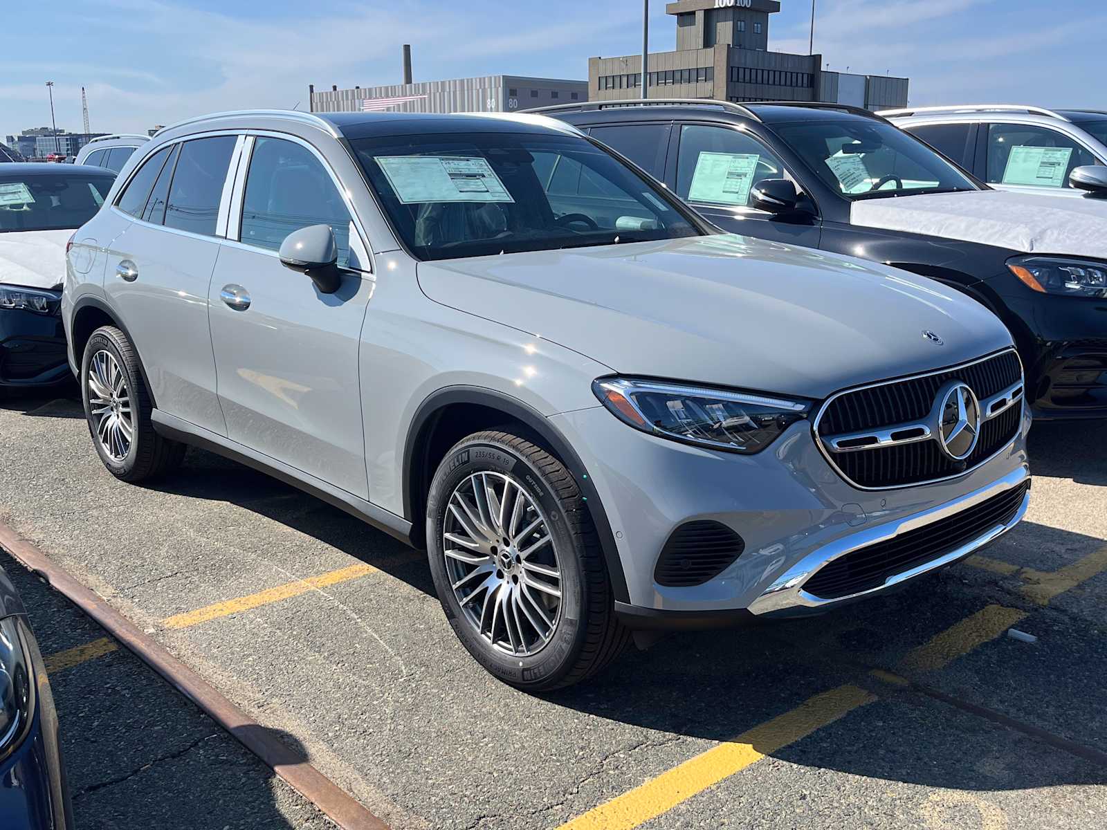 new 2025 Mercedes-Benz GLC 300 car