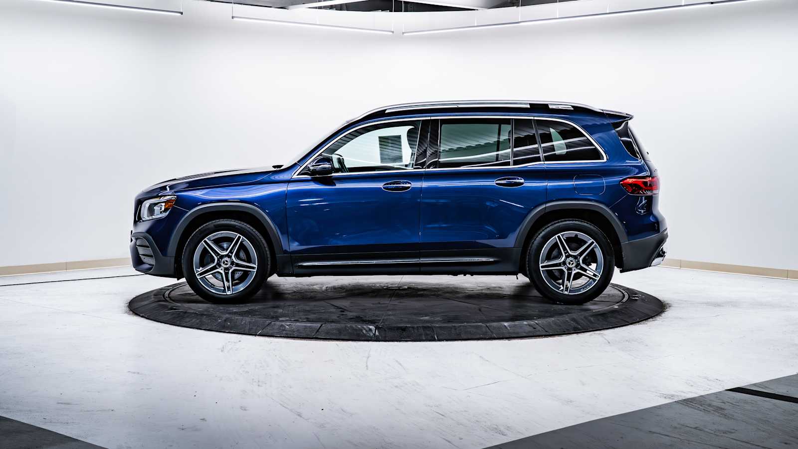 used 2020 Mercedes-Benz GLB 250 car, priced at $28,998
