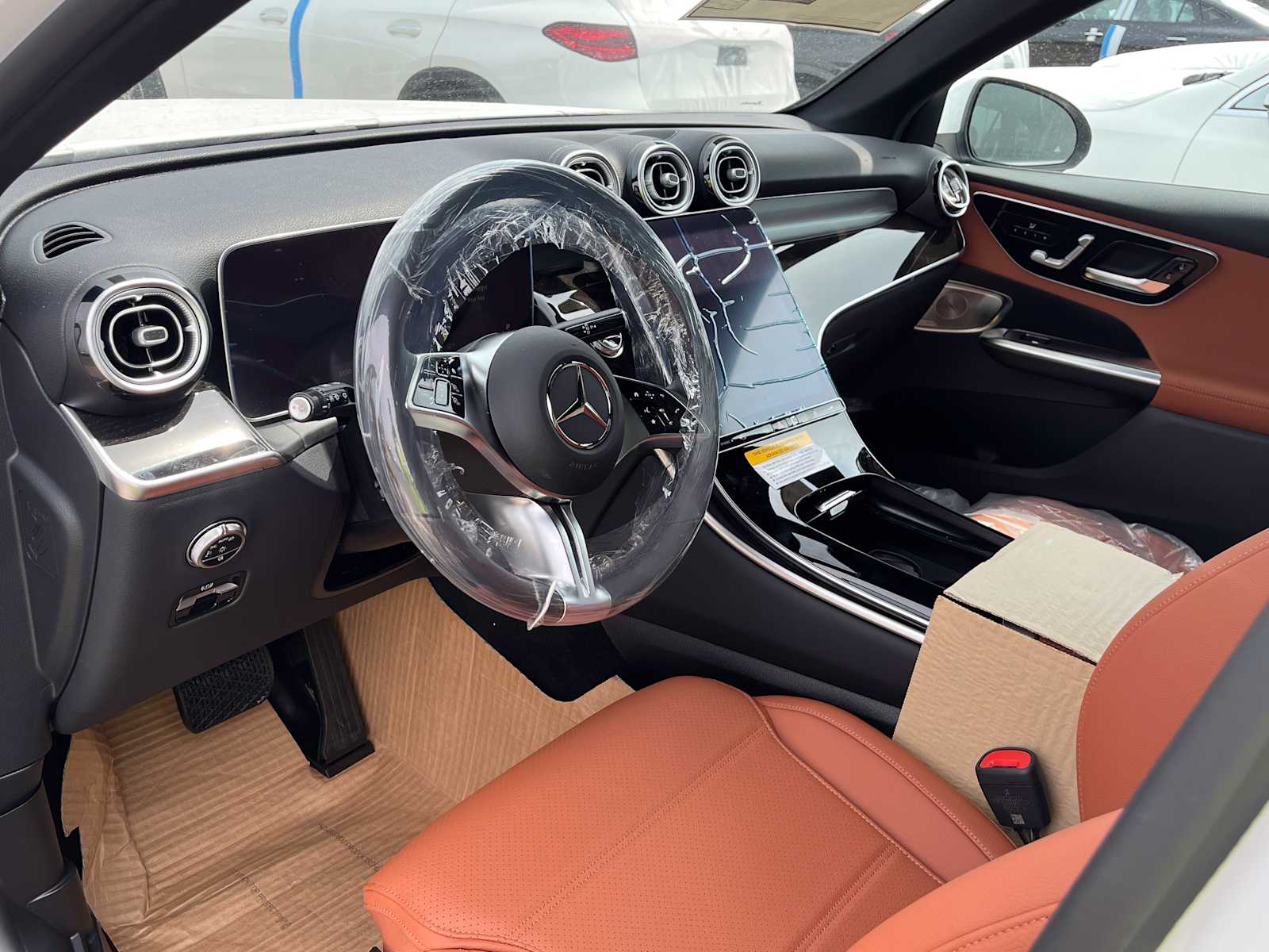 new 2025 Mercedes-Benz GLC 300 car