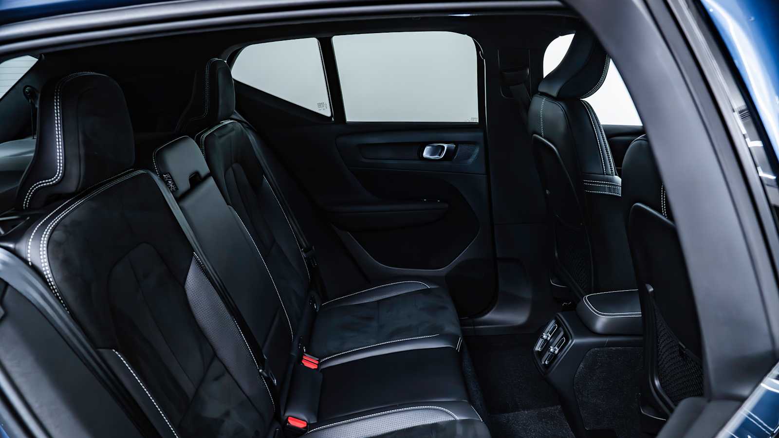 used 2020 Volvo XC40 car, priced at $15,945