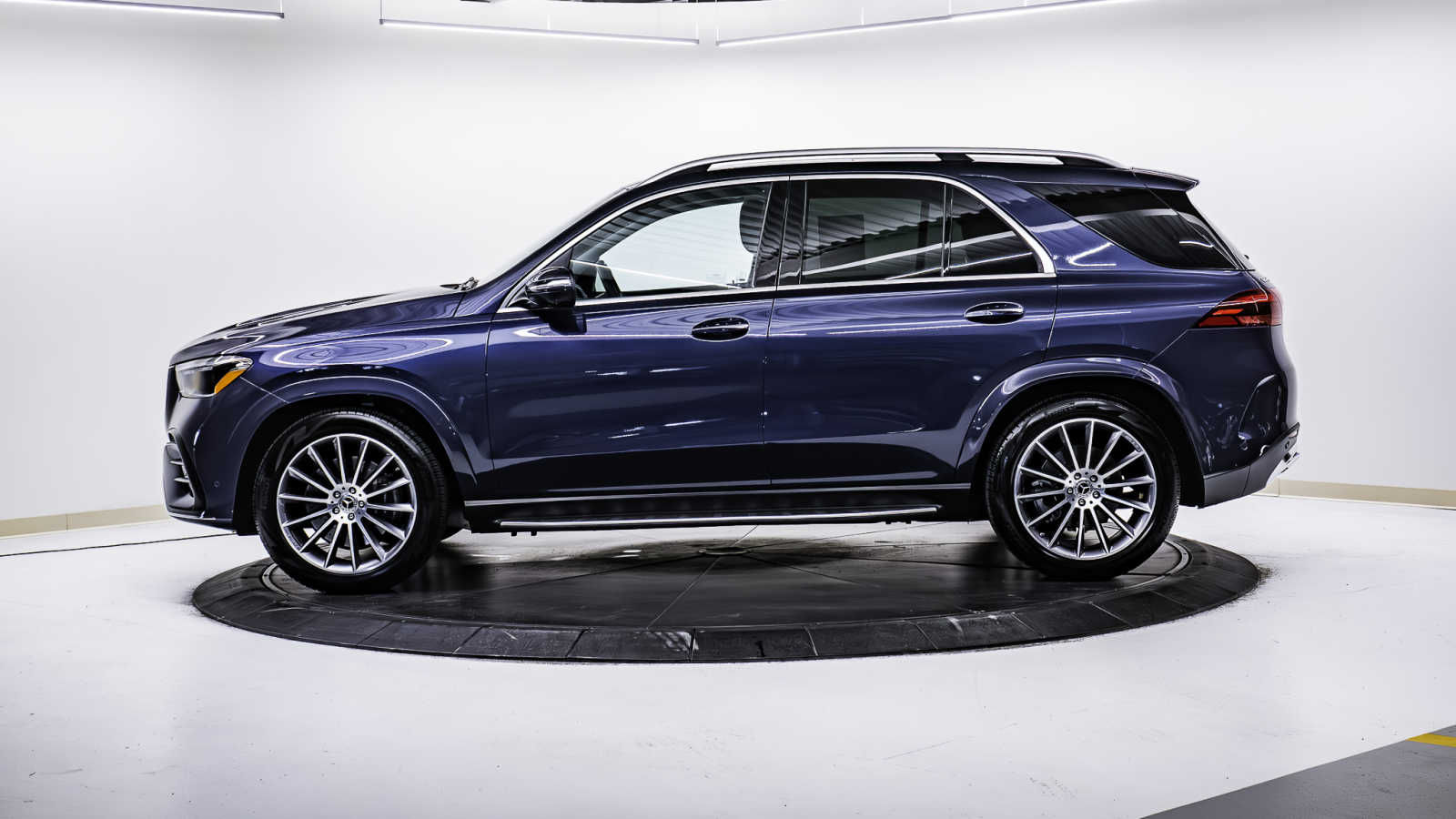 used 2024 Mercedes-Benz GLE 450 car, priced at $73,998