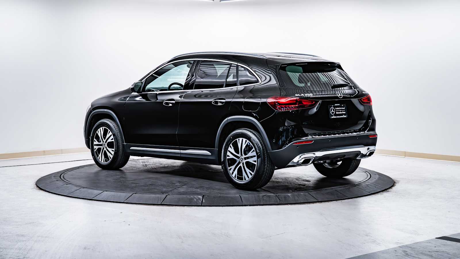 used 2025 Mercedes-Benz GLA 250 car, priced at $43,888