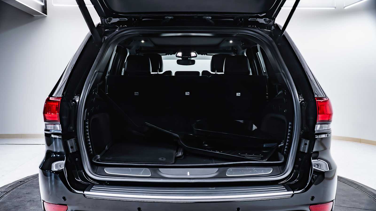used 2019 Jeep Grand Cherokee car, priced at $25,998