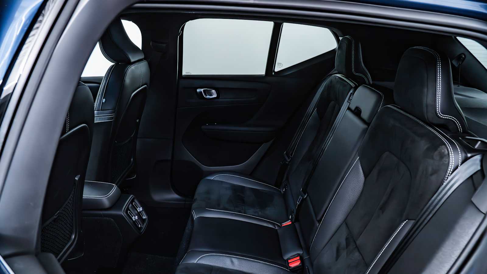 used 2020 Volvo XC40 car, priced at $15,945