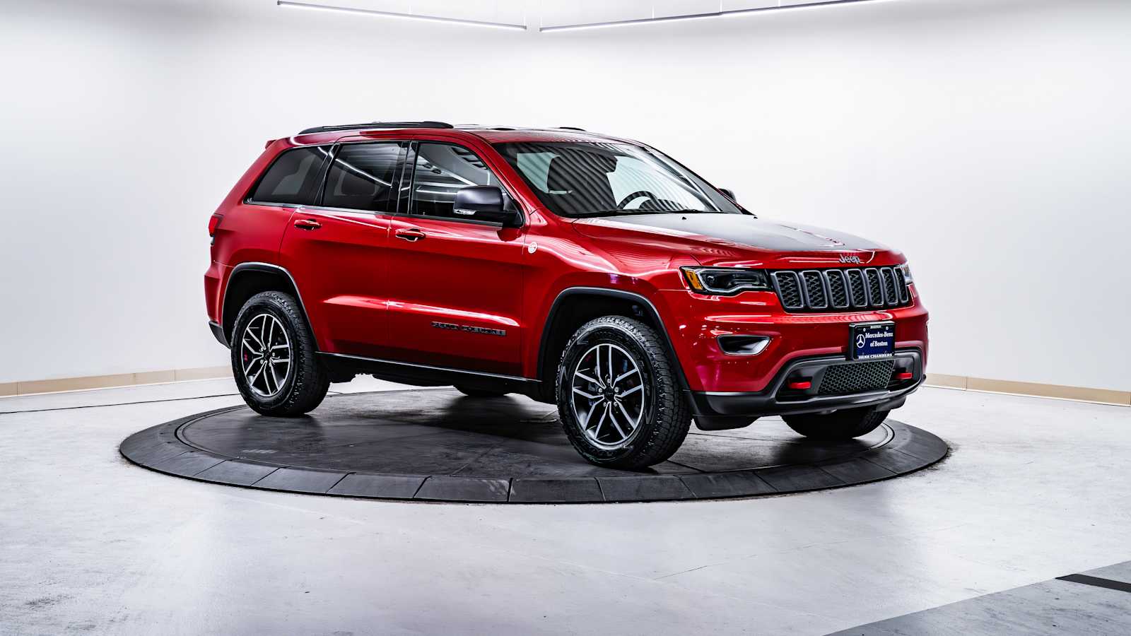 used 2021 Jeep Grand Cherokee car, priced at $31,798