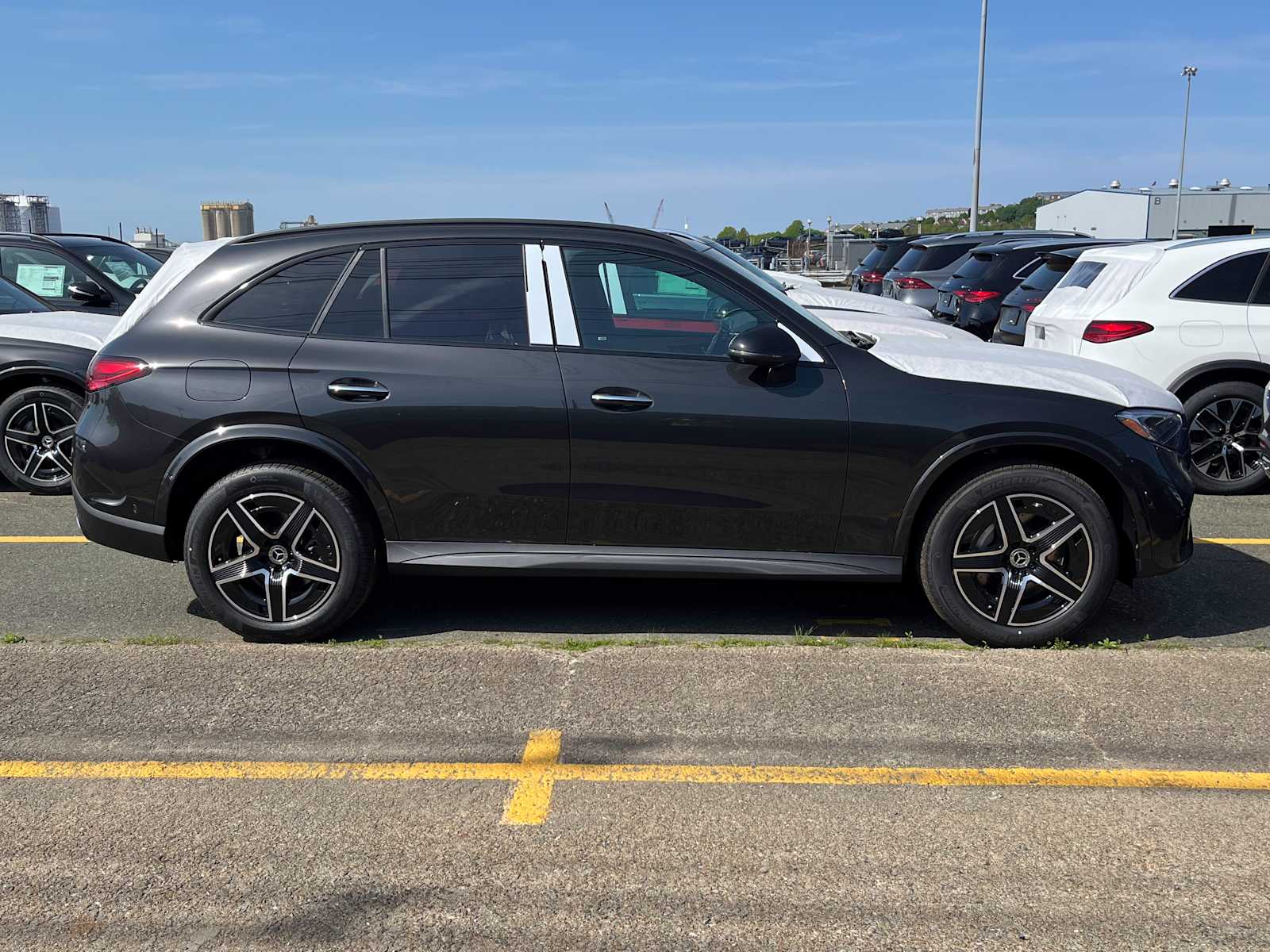 new 2025 Mercedes-Benz GLC 300 car
