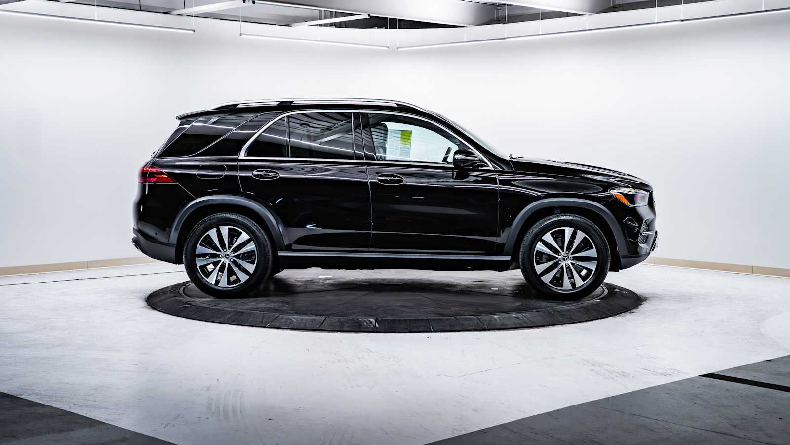 used 2025 Mercedes-Benz GLE 350 car, priced at $60,598