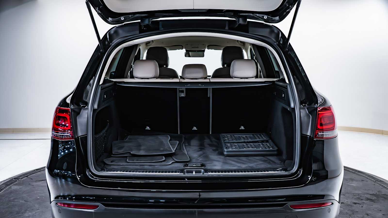 used 2022 Mercedes-Benz GLC 300 car, priced at $33,998
