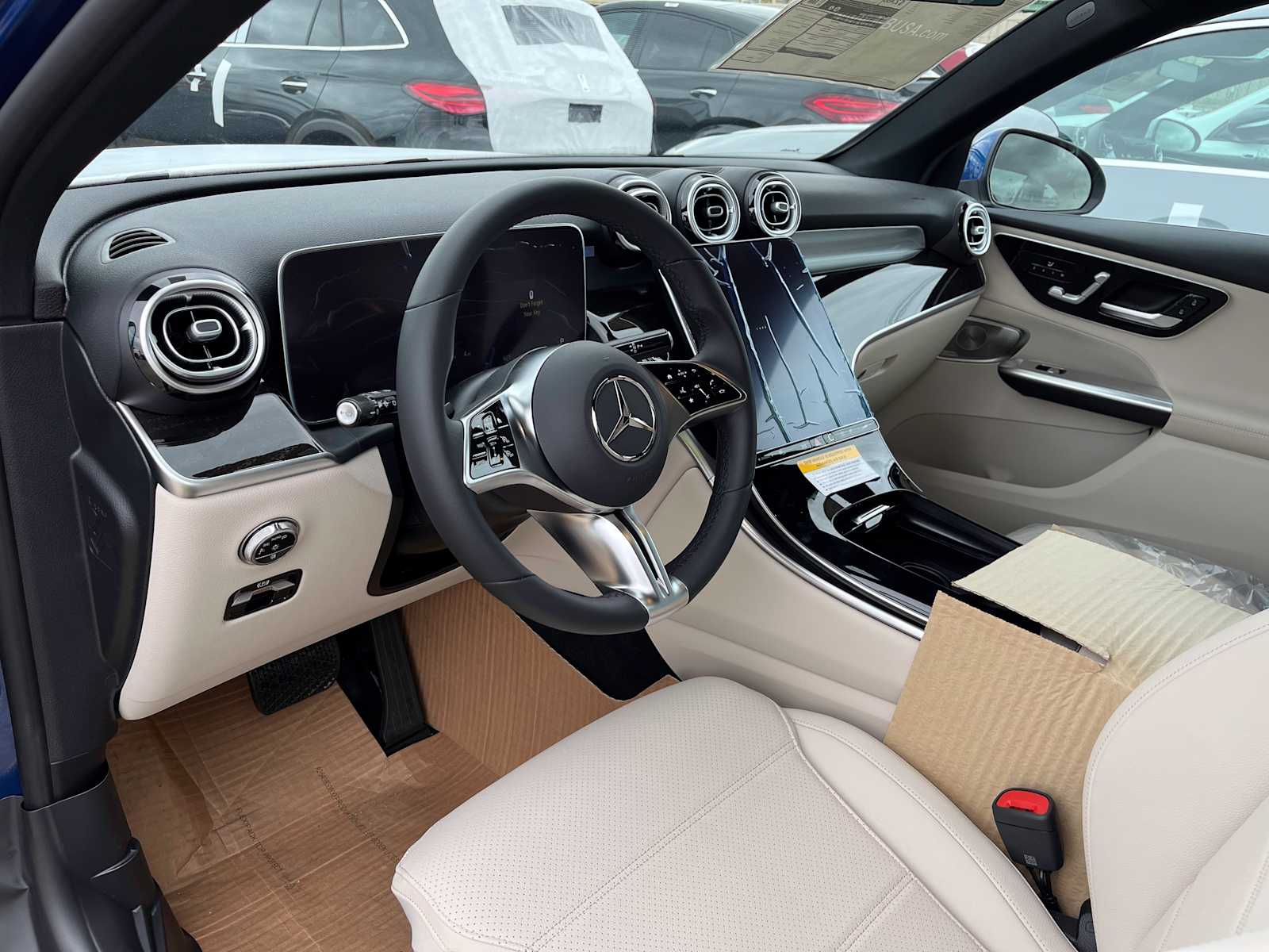 new 2025 Mercedes-Benz GLC 300 car