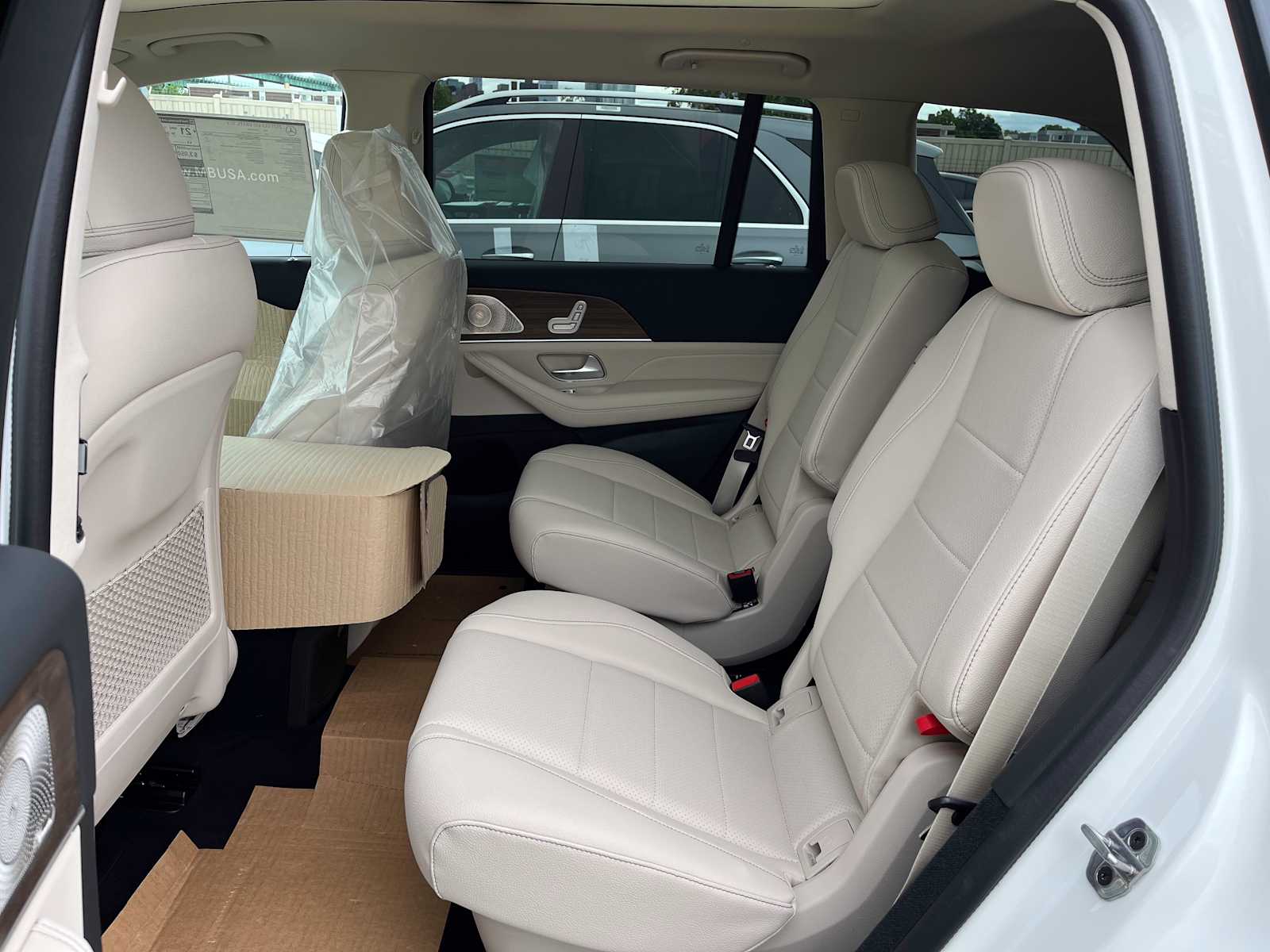 new 2025 Mercedes-Benz GLS 450 car