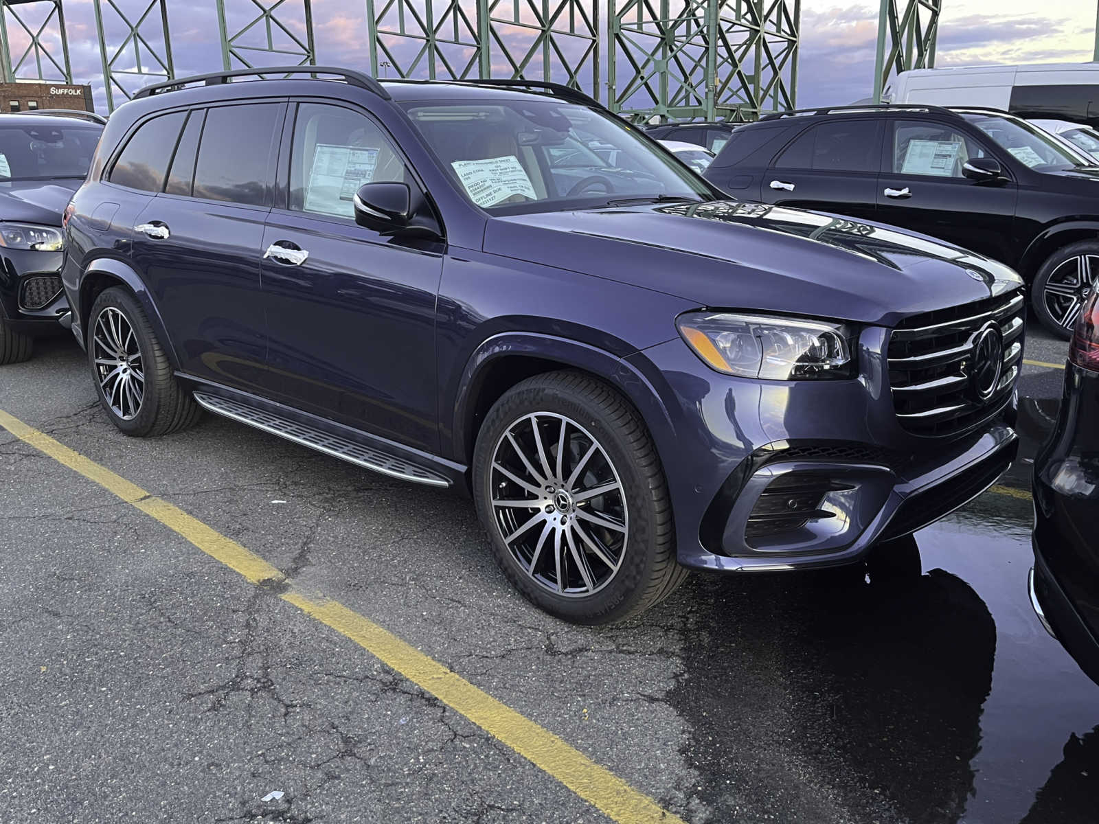 new 2024 Mercedes-Benz GLS 580 car