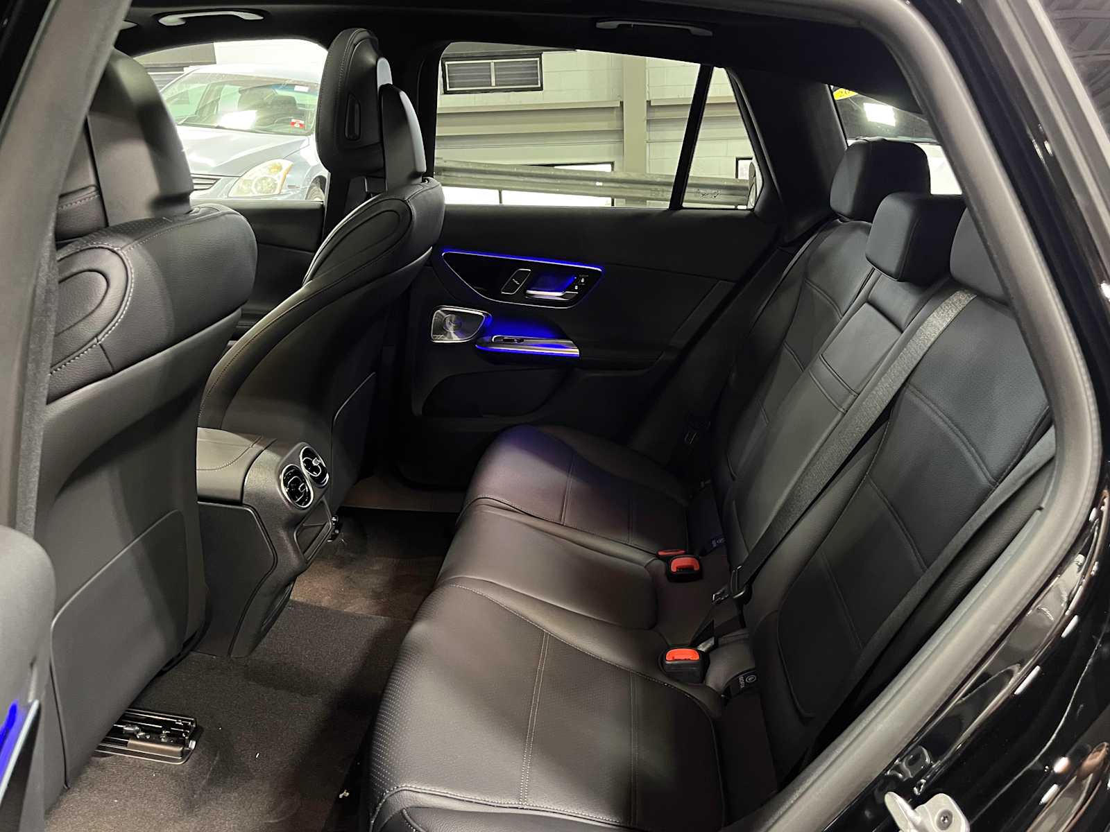 new 2025 Mercedes-Benz GLC 300 car