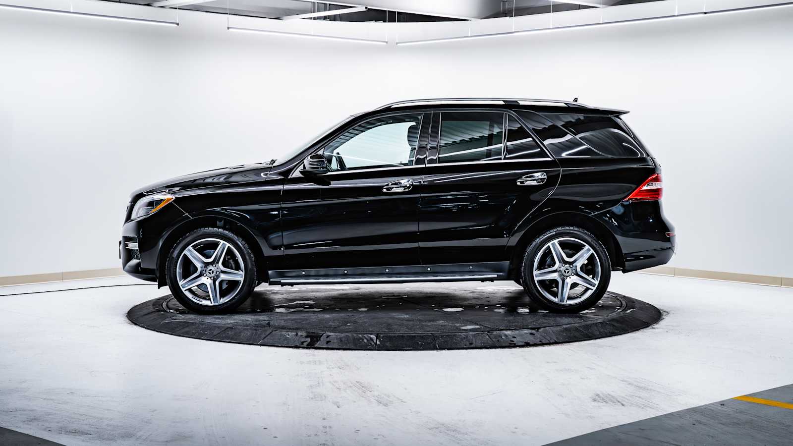 used 2015 Mercedes-Benz M-Class car, priced at $16,886