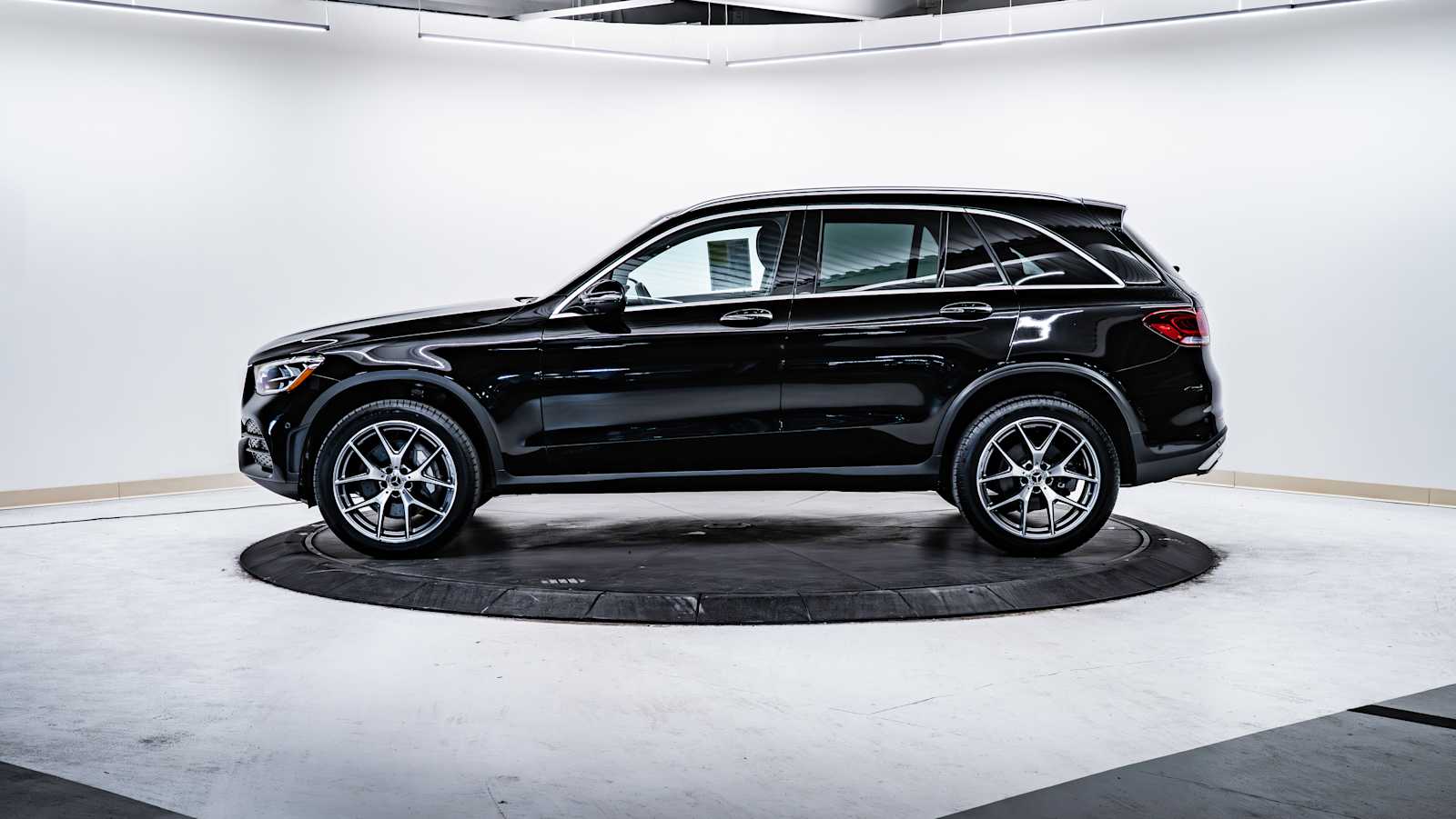 used 2022 Mercedes-Benz GLC 300 car, priced at $35,998