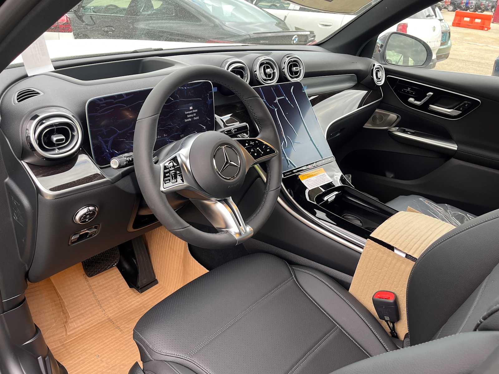 new 2025 Mercedes-Benz GLC 300 car