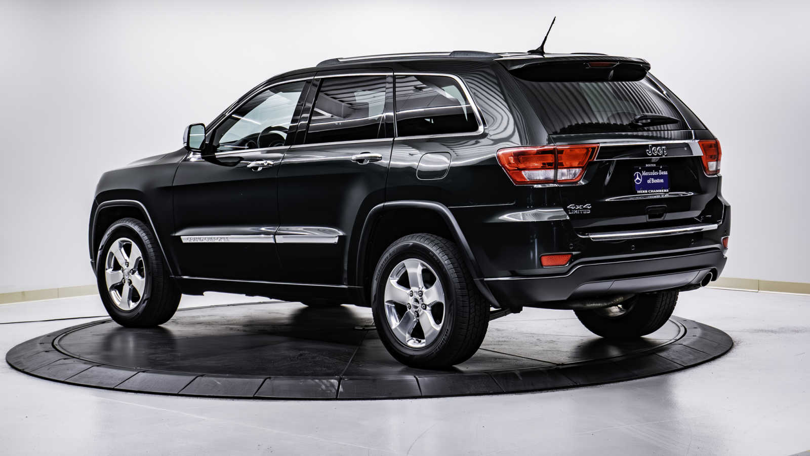 used 2011 Jeep Grand Cherokee car, priced at $11,998