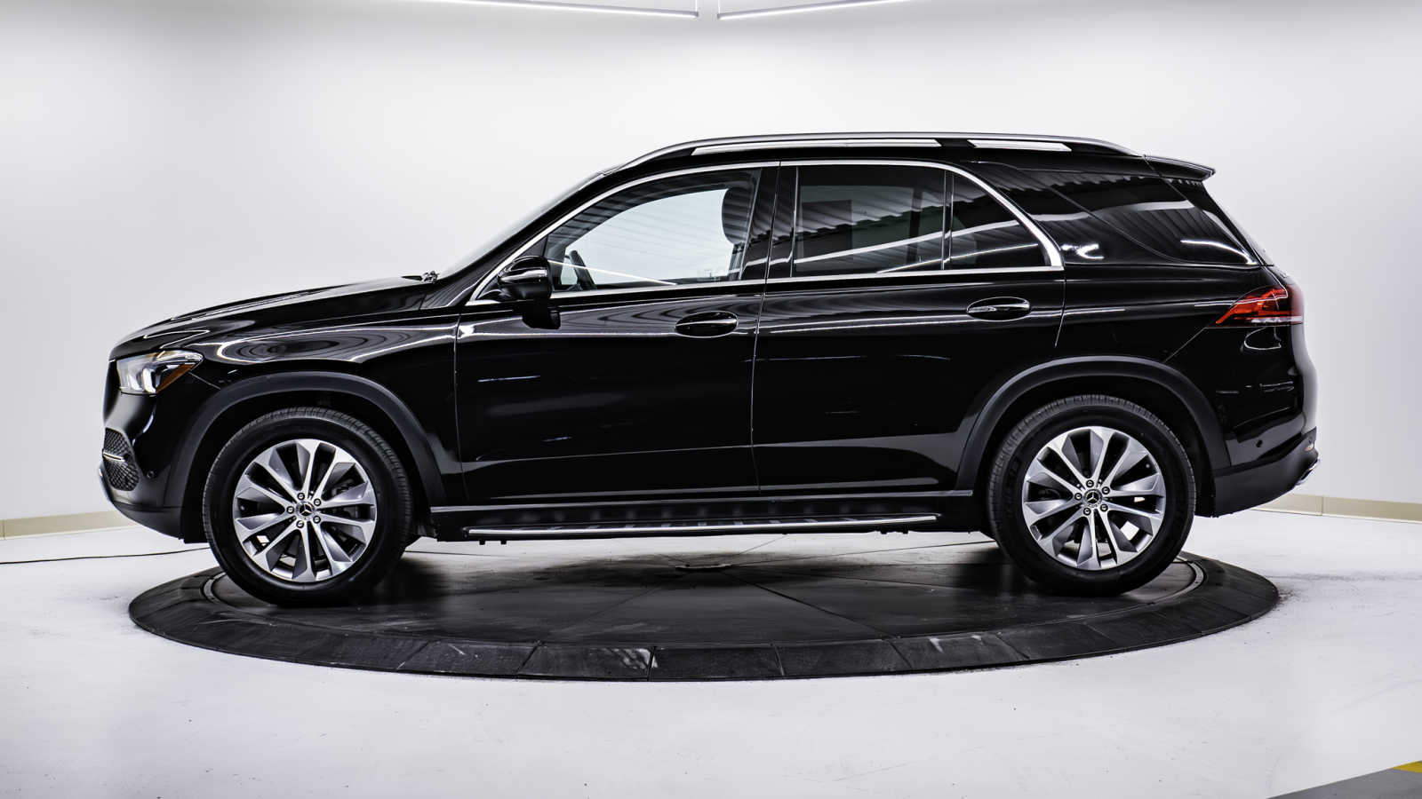used 2020 Mercedes-Benz GLE 450 car, priced at $47,498