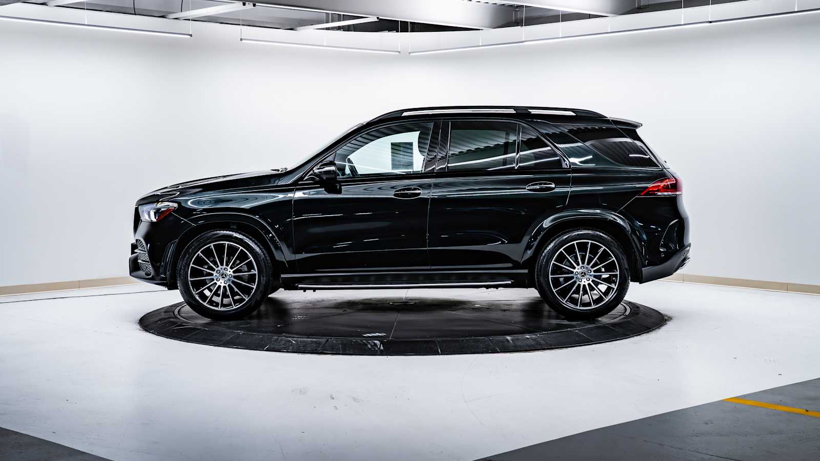 used 2021 Mercedes-Benz GLE 350 car, priced at $38,823