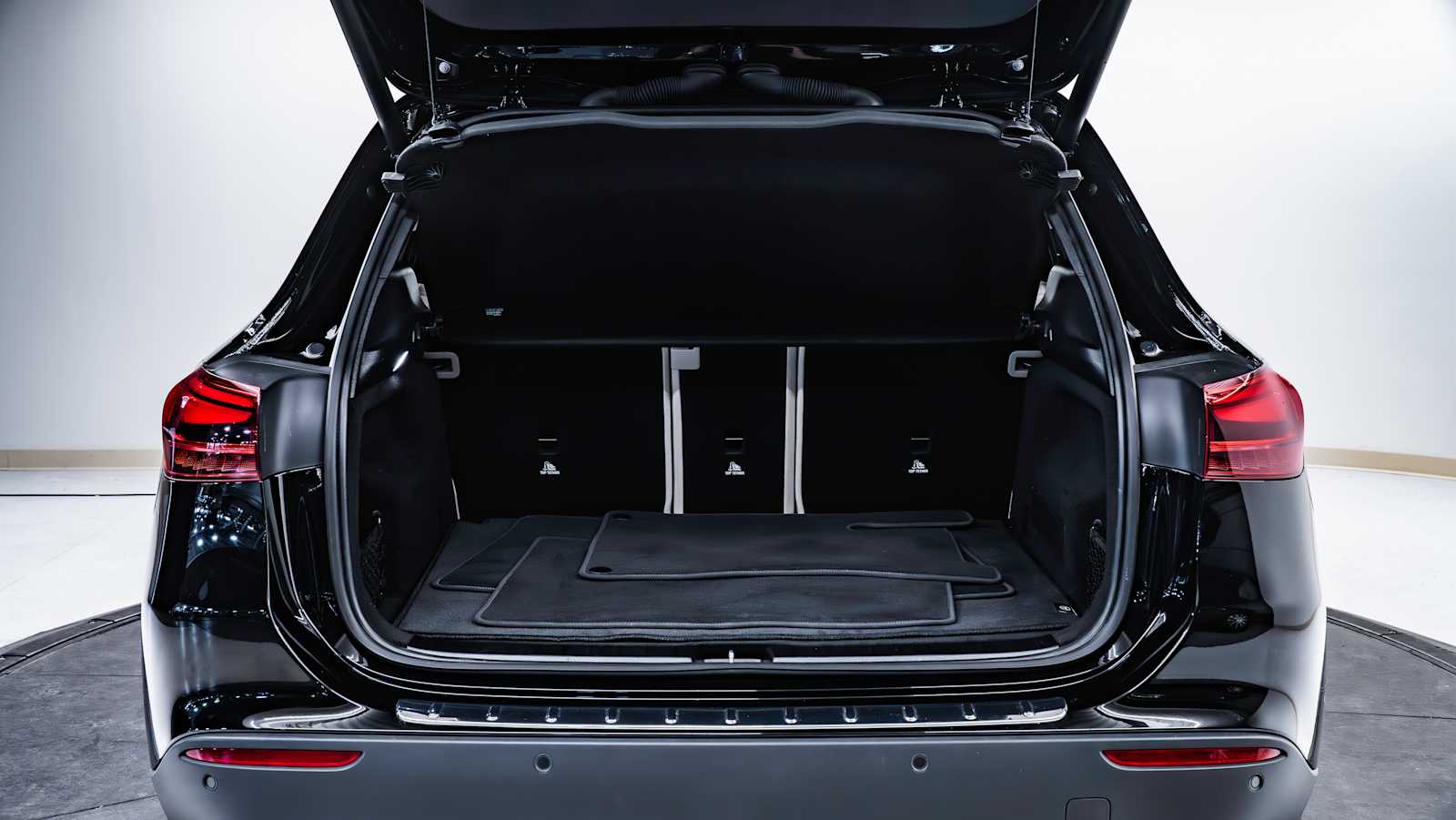 used 2025 Mercedes-Benz GLA 250 car, priced at $43,888