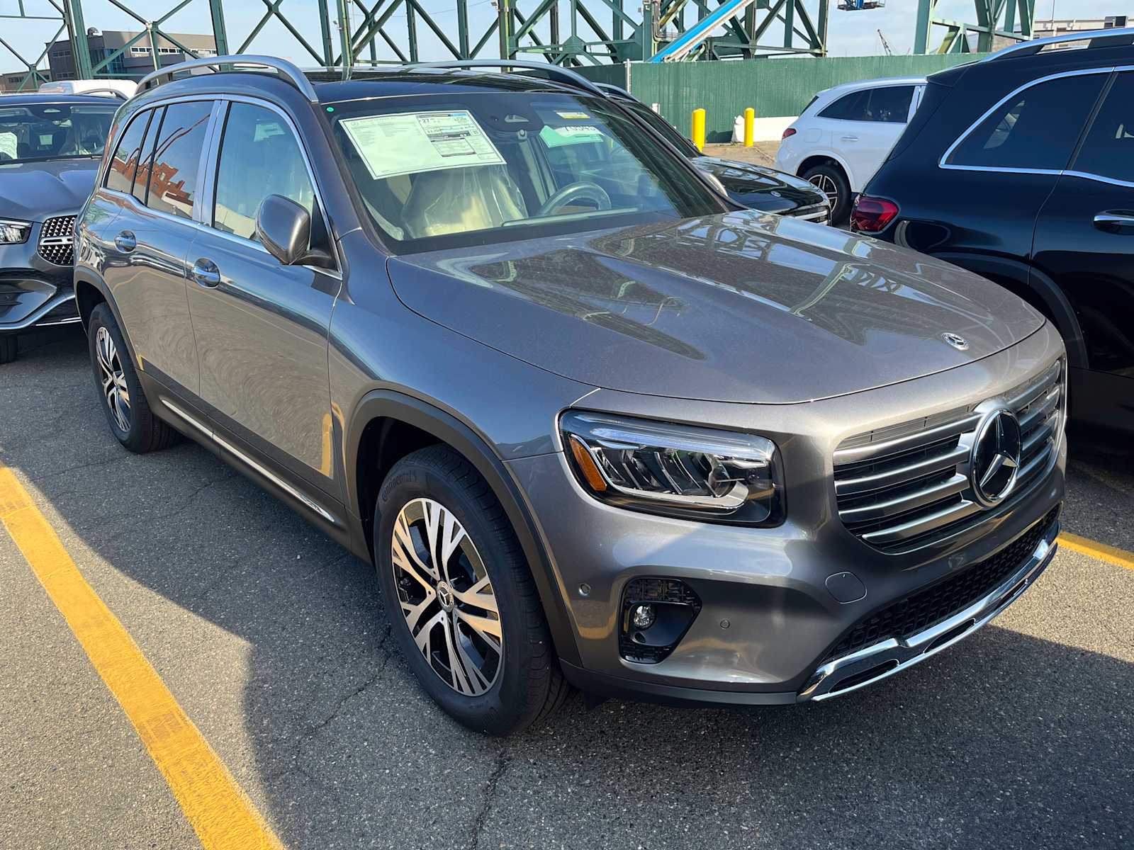 new 2025 Mercedes-Benz GLB 250 car