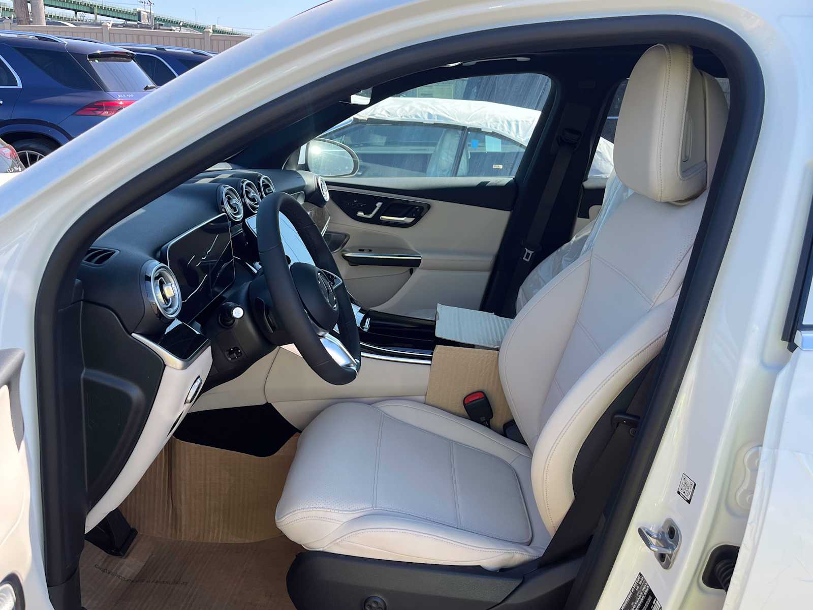 new 2025 Mercedes-Benz GLC 350e Plug-In Hybrid car