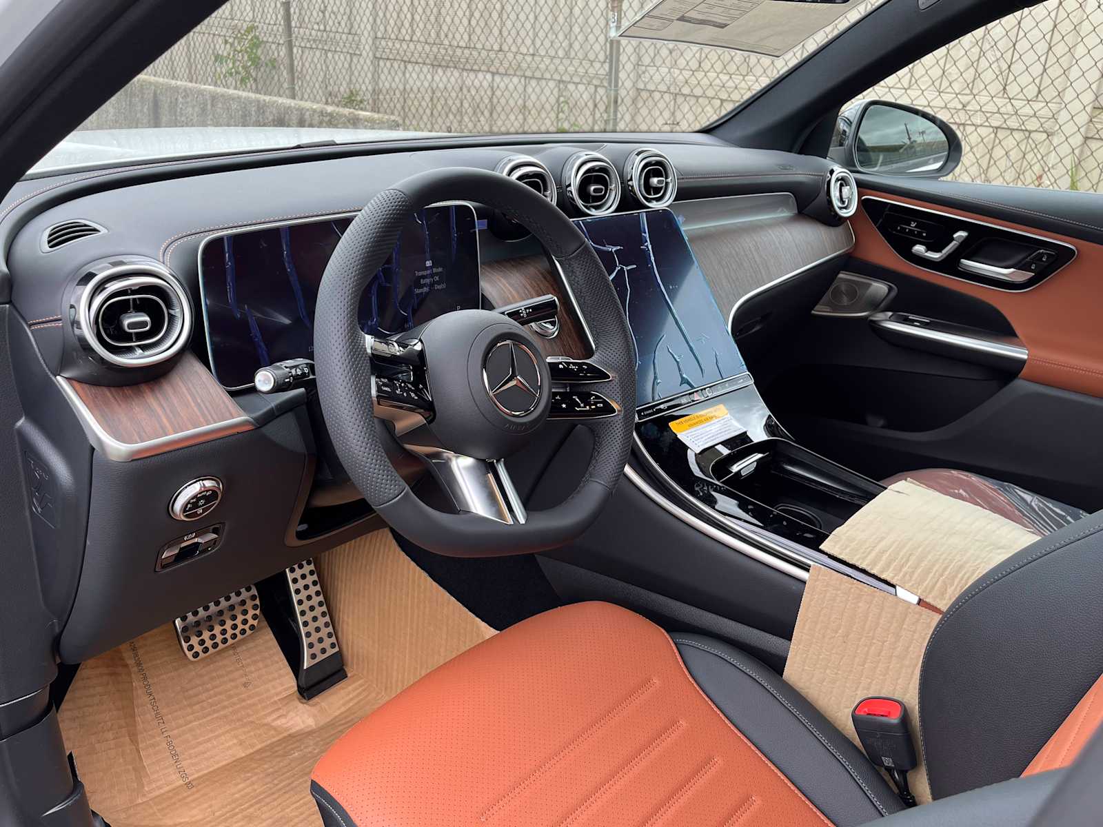 new 2025 Mercedes-Benz GLC 300 car