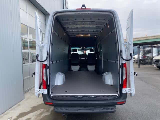 new 2025 Mercedes-Benz Sprinter car