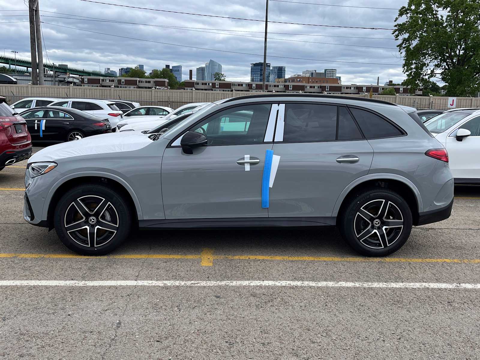new 2025 Mercedes-Benz GLC 300 car