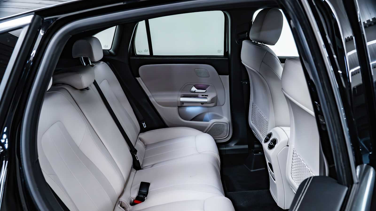 used 2025 Mercedes-Benz GLA 250 car, priced at $43,888