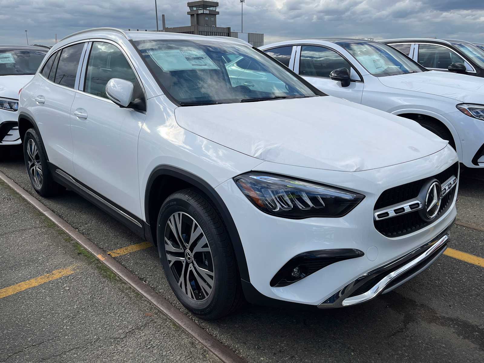 new 2025 Mercedes-Benz GLA 250 car
